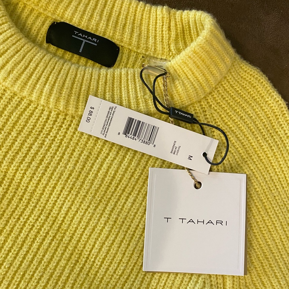 ❌ SOLD 🌟 Tahari Sunshine Yellow Sweater | Size M Top Shirt Blouse Tunic - Picture 3 of 6
